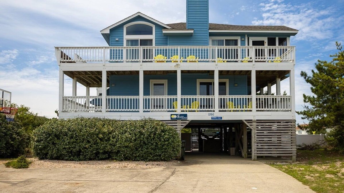 Ocean Hill House | Spacious Home, Private Pool&Spa~2 minute walk to the beach!