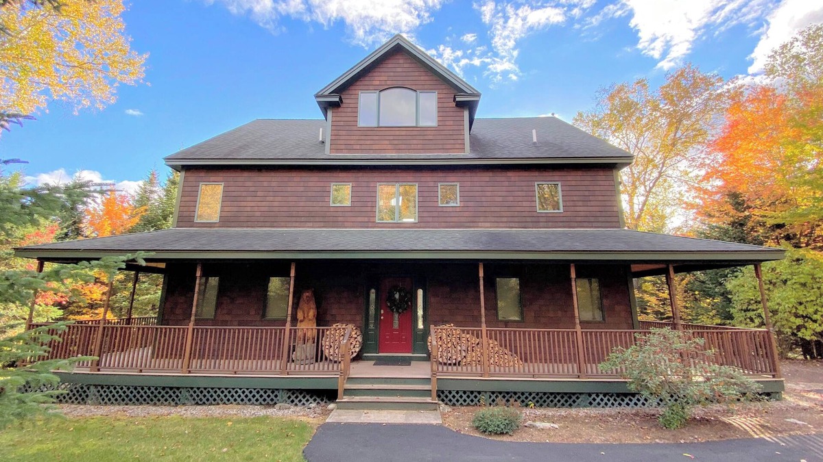 Bretton Woods House | Spacious home, ski views, pool table, foosball, privacy, steps to Mt Wash Hotel and dog friendly!
