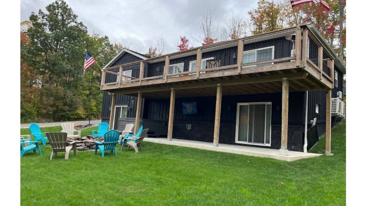 Hunter House | Spacious home w/hot tub, firepit & Hunter ski view