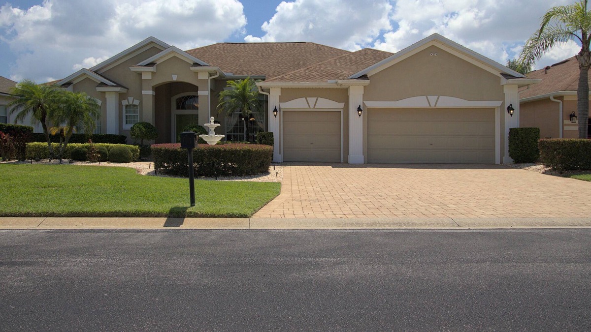 Ridgewood Lakes House | Spacious home w/ private pool by Disney!