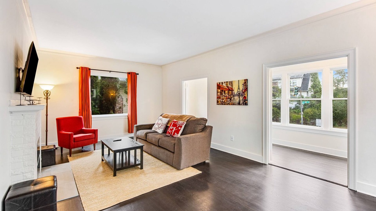 Wallingford House | Spacious home with fenced yard, patio, & sunroom - near UW/Green Lake