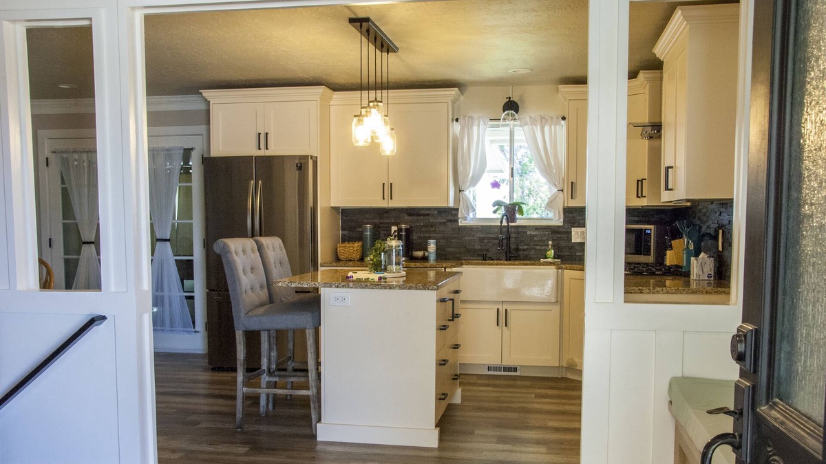 Riverdale House | Spacious Home With Great View