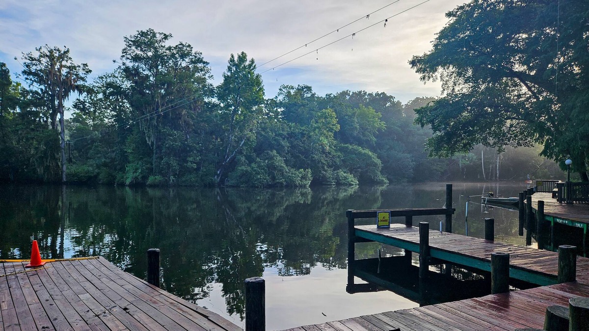 Chassahowitzka House | Spacious home with private yard, 2 kitchens, close to springs