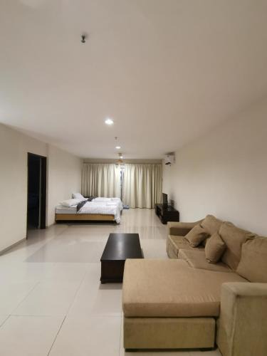 Lumut Apartment | Spacious & Homey Apartment at Marina Island by JoMy Homestay