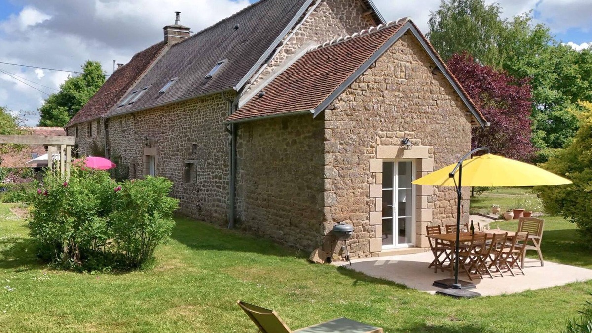 Saint-Fraimbault Cottage | Spacious house with garden and terrace in Saint-Fraimbault