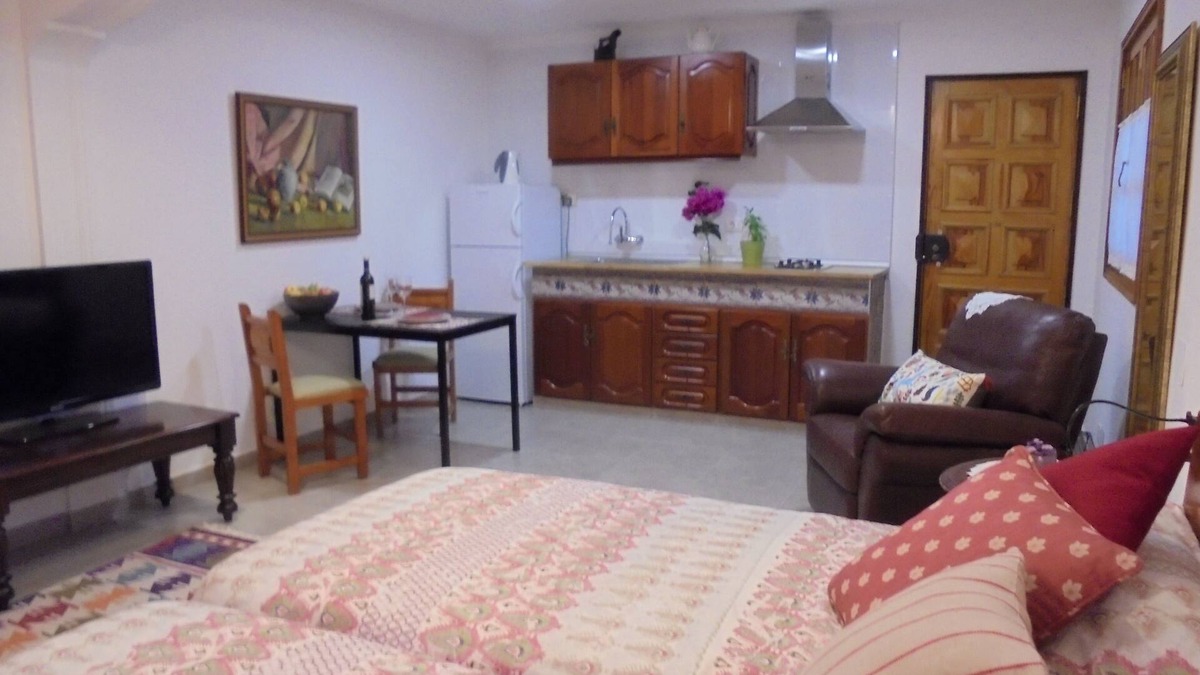 Los Olivos House | SPACIOUS HOUSE IN THE FIELD: Ada´s House 2