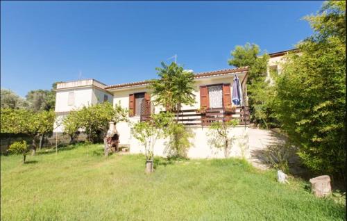 Noto Marina House | Spacious house in Lido di Noto with terrace and garden