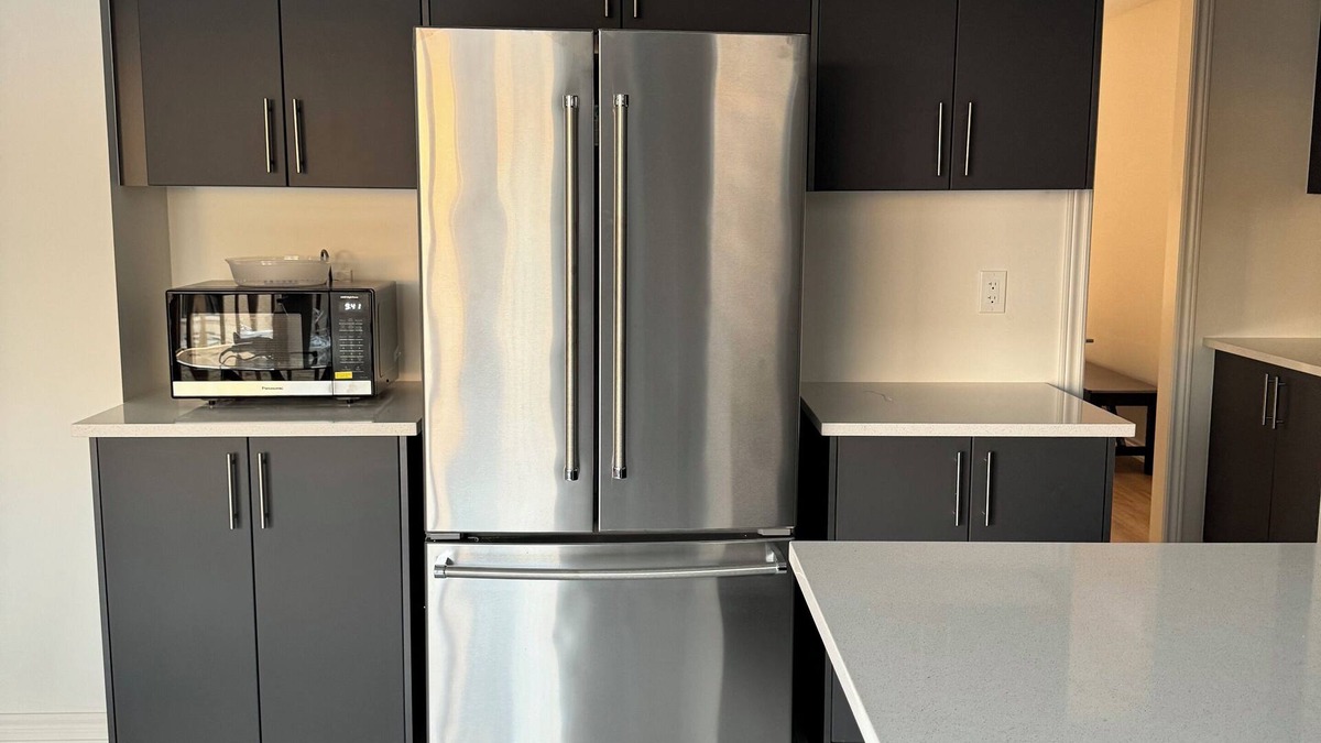 Cobourg House | Spacious House near Cobourg Beach