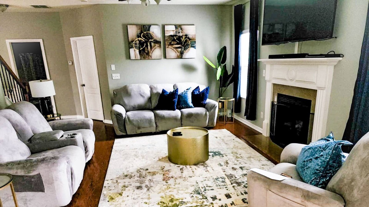 Covington House | Spacious House with Huge Private Yard. Resort Style Community Pool