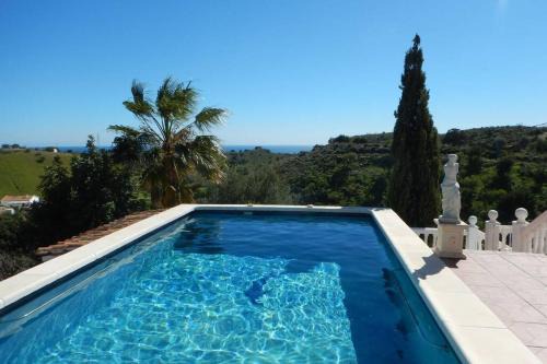 Velez-Malaga Apartment | Spacious house with sea view