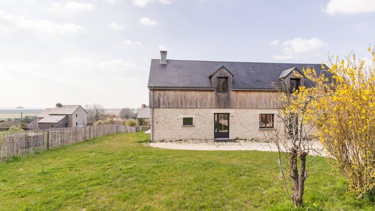 Vains Cottage | Spacious house with views of the Mont Saint Michel Bay