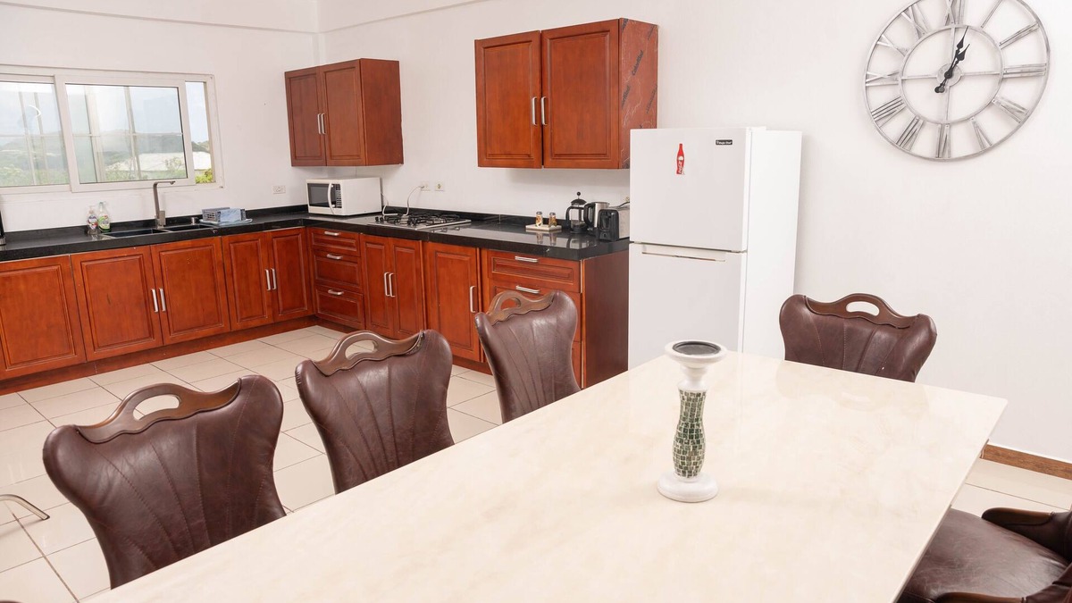 Falmouth Harbour House | Spacious ideal 3-bedroom Condo in amazing Falmouth Harbour with Pool, Wi Fi, AC