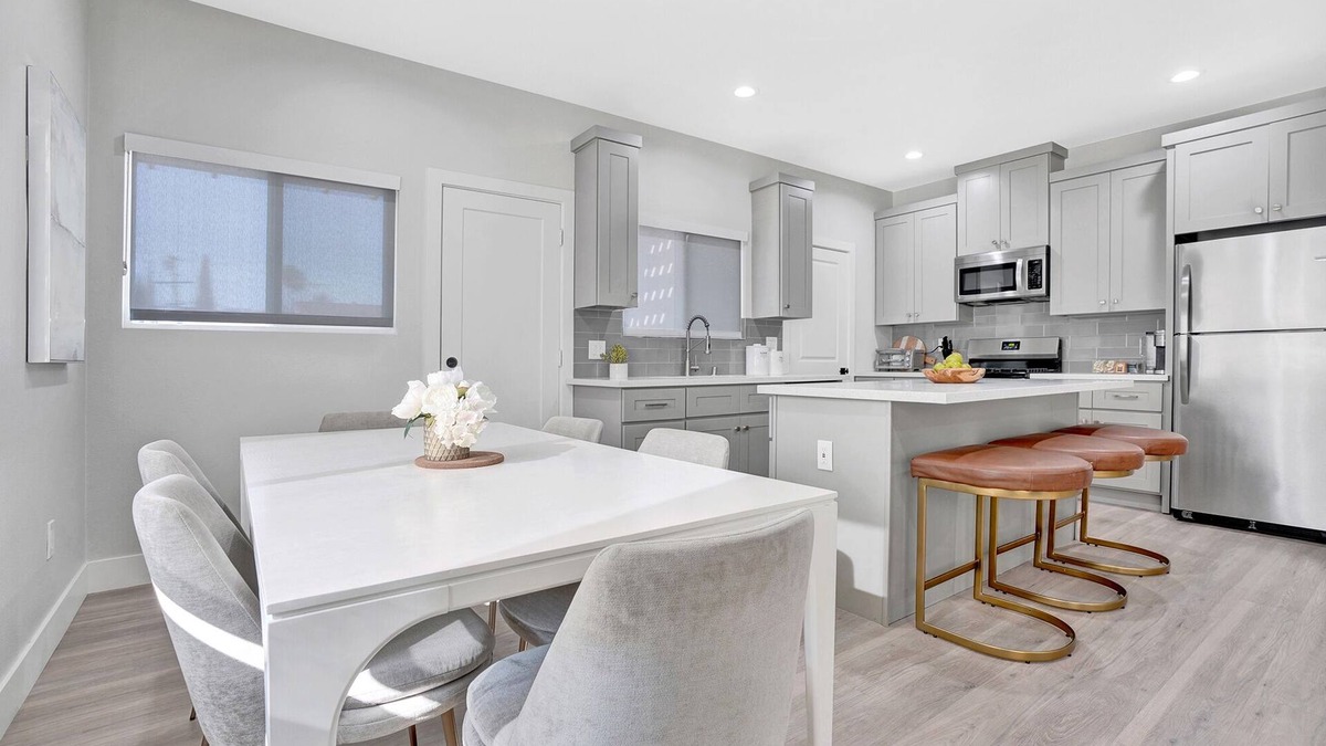 Fullerton House | Spacious & Immaculate Disney Vacation Home 3br/2ba
