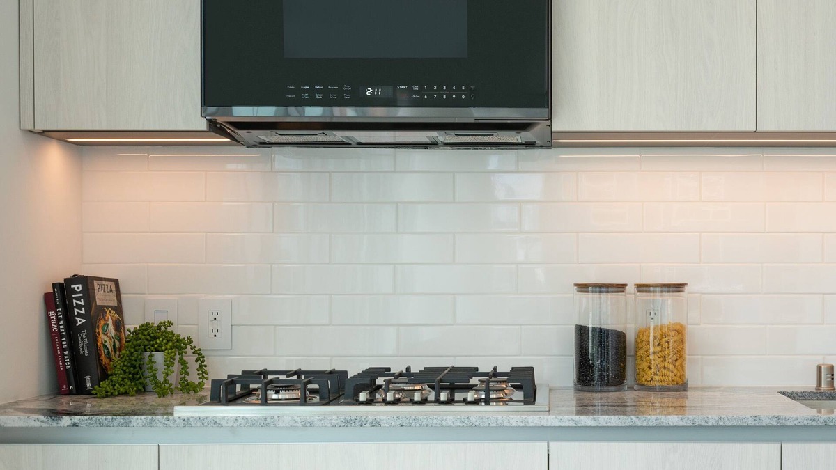 Steveston Apartment | Spacious Jr. Two Bedroom Suite in Charming Steveston