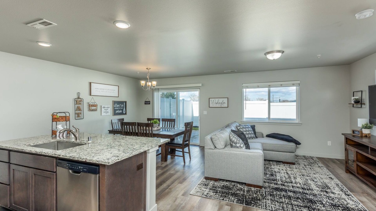 Tri-Cities House | Spacious kitchen suitable for large groups, close to shopping, parks & wineries.