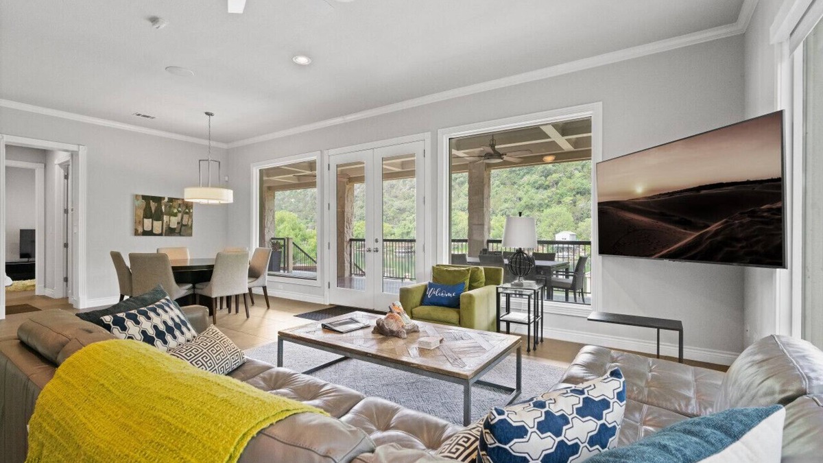 Montview Harbor Apartment | Spacious Lake House *Relaxation Mode*