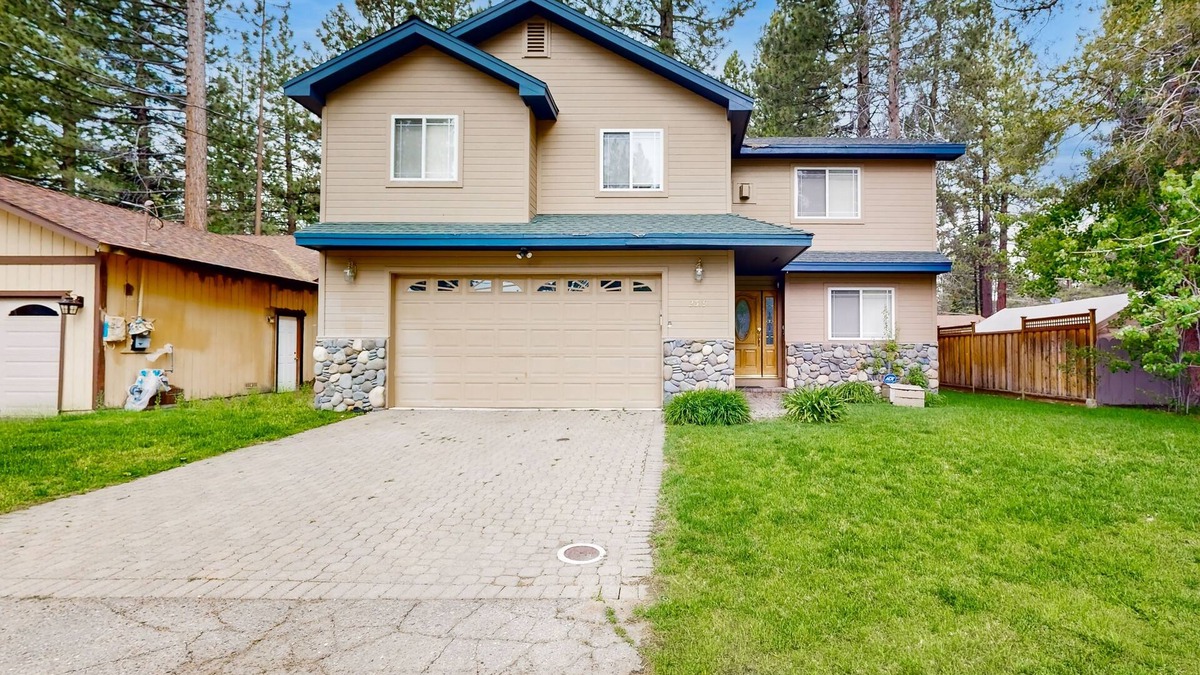 Tahoe Island House | Spacious Lake Retreat | 2 Fireplaces & Private Fenced Yard | Close to Marina