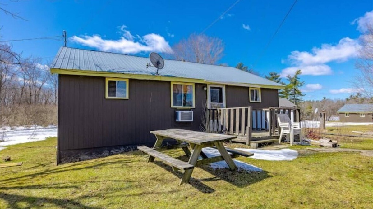 Frontenac Cabin | Spacious Lakefront Loft