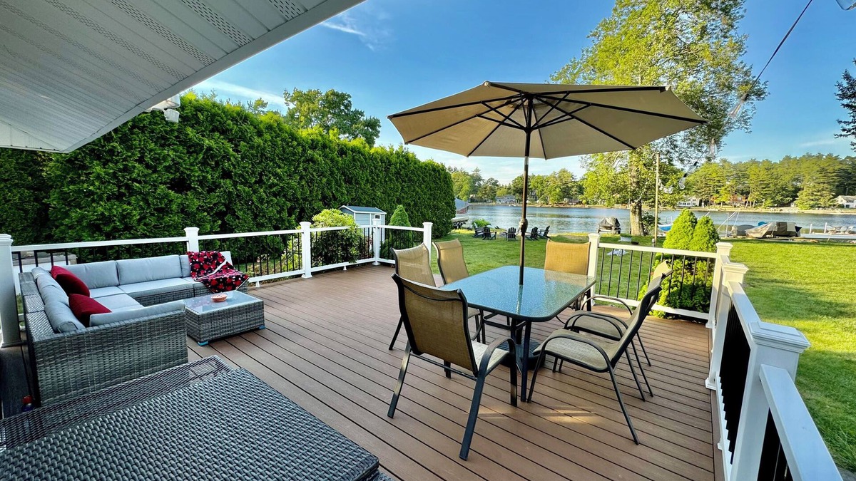 Coventry House | Spacious Lakehouse w/Private Beach