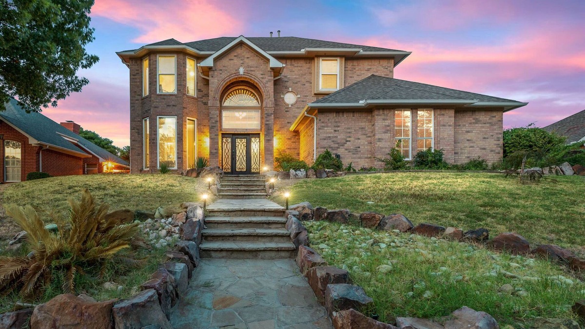 Rockwall House | Spacious Lakeside 5 BR w Pool, Sauna & Game Room!