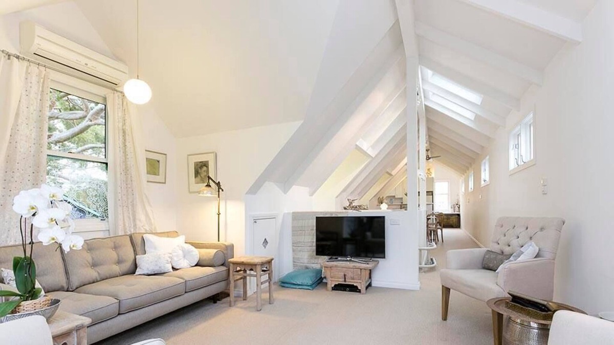 Hawthorn House | Spacious Light Filled 2 Storey Cottage in Hawthorn