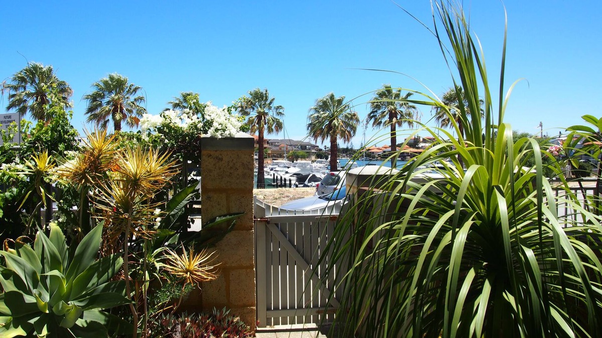 Mindarie Apartment | Spacious living in the heart of the marina