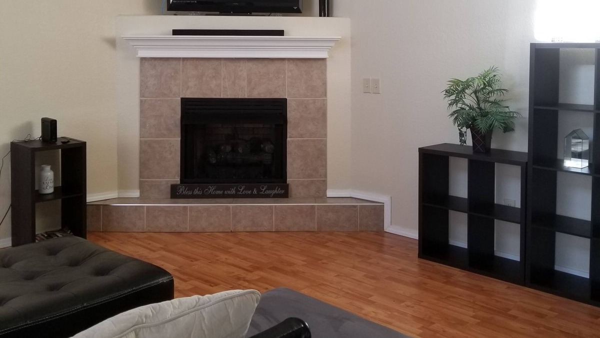 St. Robert Condo | Spacious living space close to shops and eateries