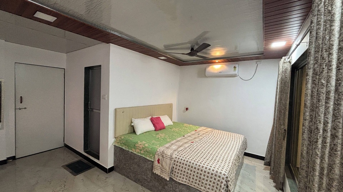 Nala Sopara Cabin | Spacious lodge with 8 bedrooms and WiFi, AC in beautiful Virar