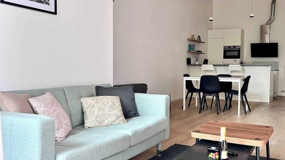 Anderlecht Apartment | Spacious Loft Up to 4 Guests Comfort & Style in Brussel