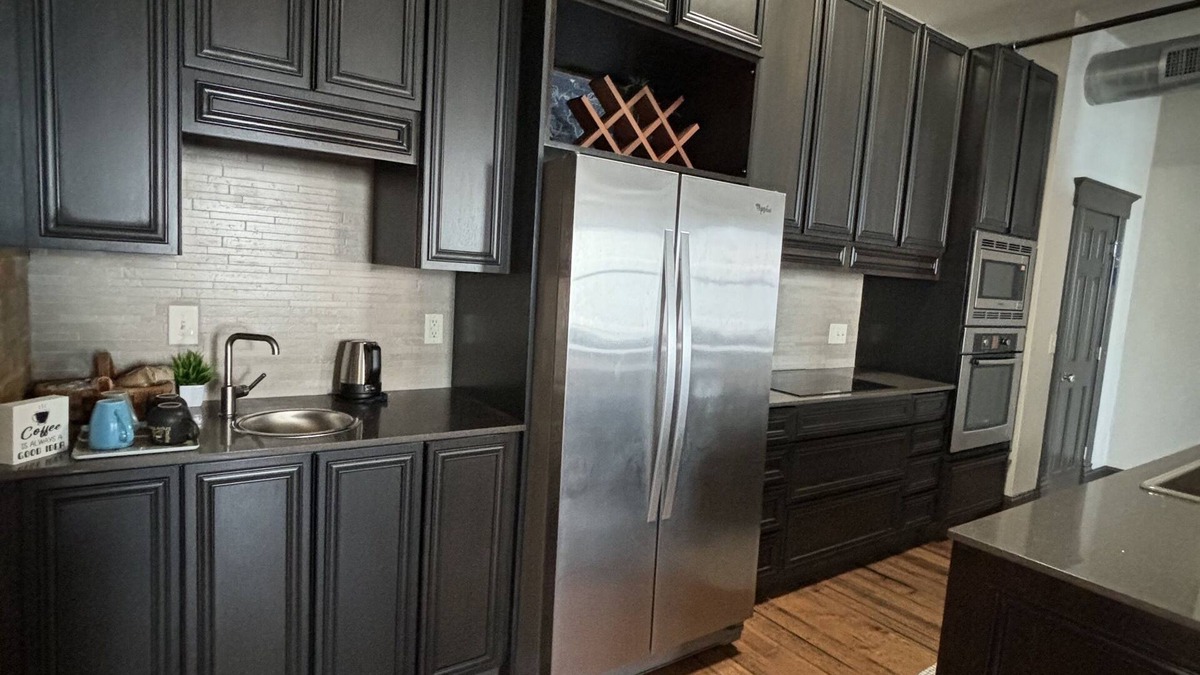 Springfield Apartment | Spacious loft with top tier finishes, in the heart of a historic district!
