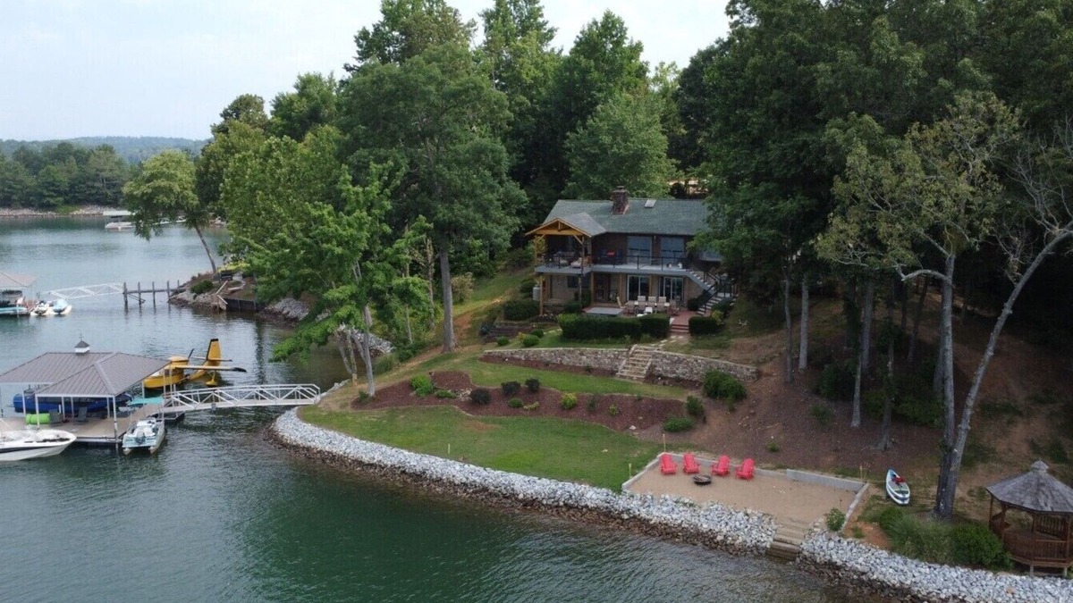 Seneca House | Spacious Log Cabin on Point Lot, Private Beach, Boat and PWC Rental Available