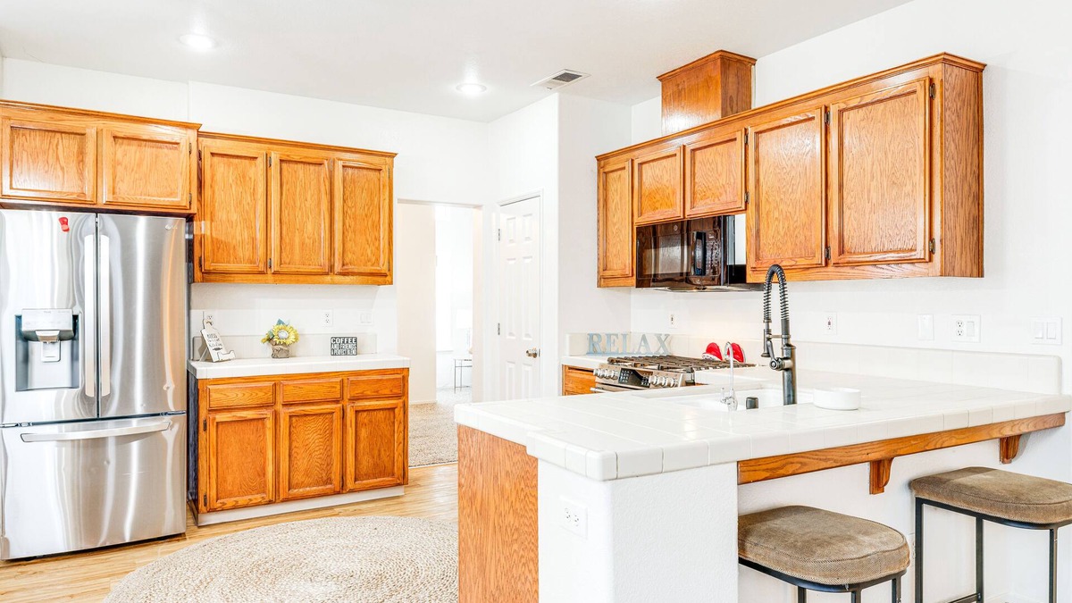 Los Banos House | Spacious Los Banos Home w/Patio - Dogs Welcome!