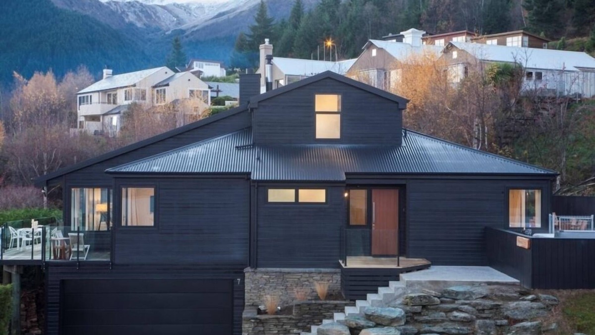 Queenstown House | Spacious, luxury accommodation, spectacular views