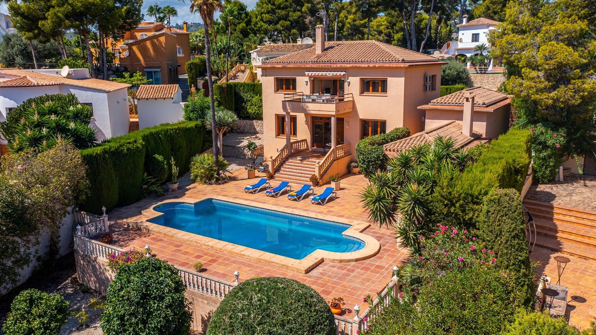 Moravit Villa | Spacious Luxury 3 Bedroom Villa In Moraira with Large Private Pool and Sea Views