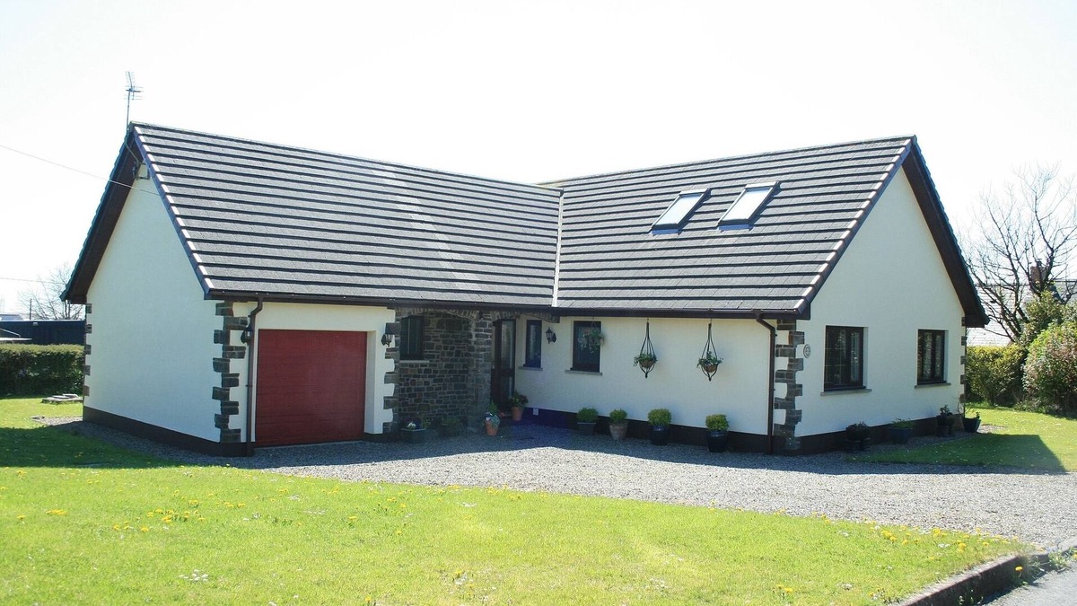 Ludchurch House | Spacious Luxury C/H Cottage