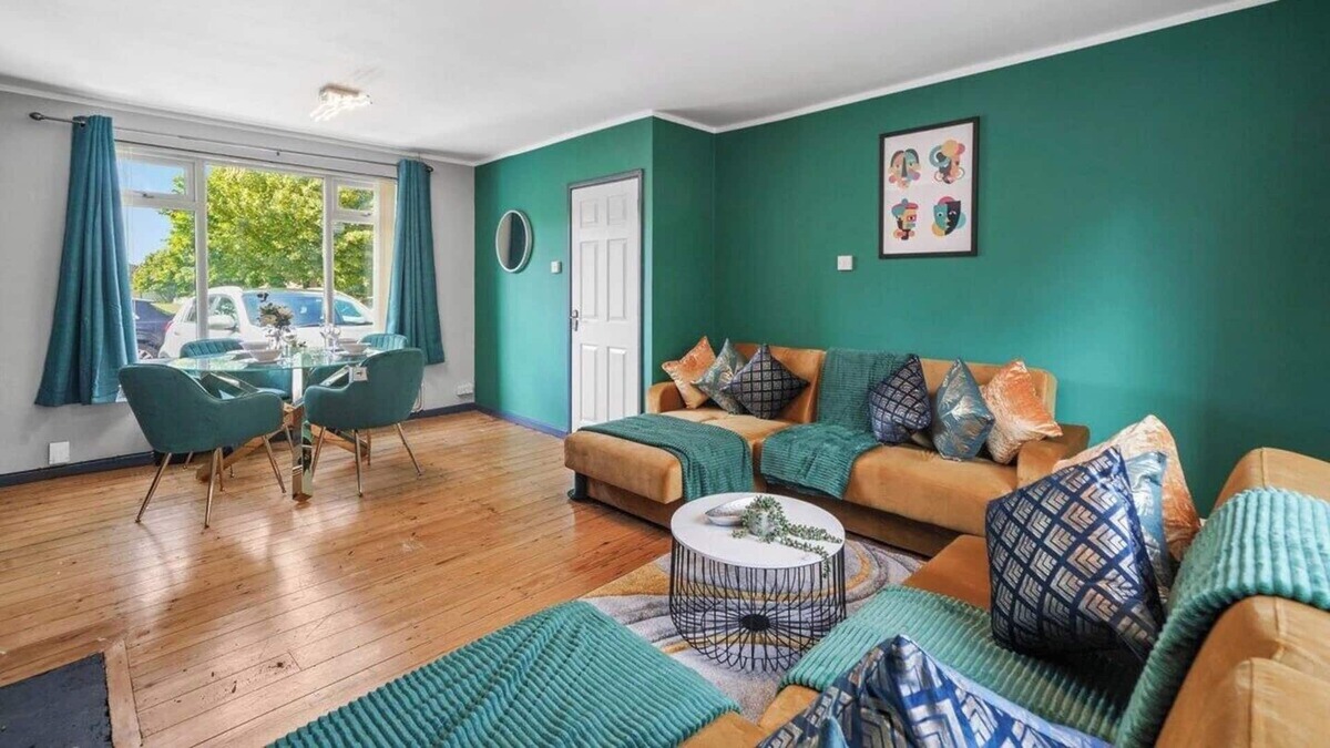 Bristol House | Spacious Luxury Garden House Free Parking
