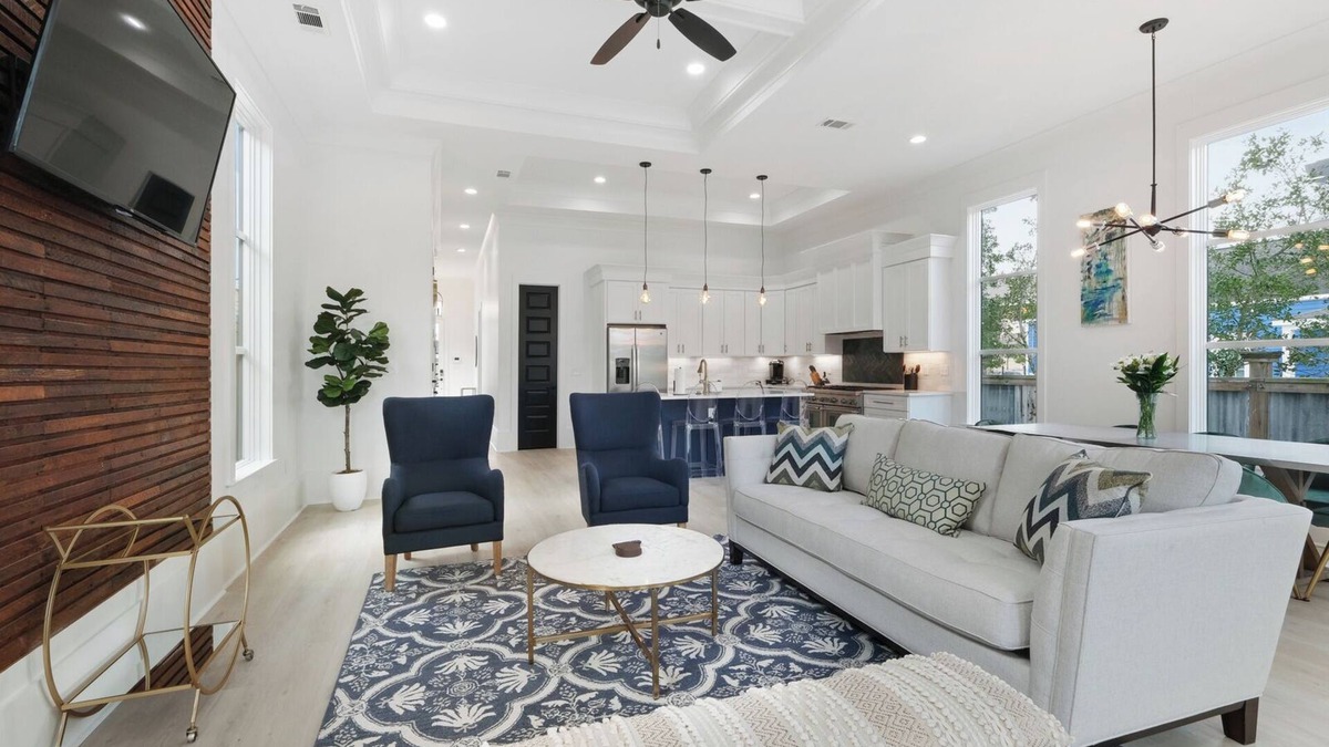 Faubourg Lafayette House | Spacious Luxury Home With Outdoor Oasis