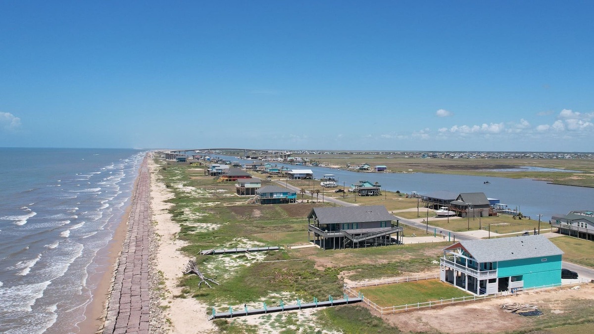 Cedar Lane House | Spacious, Luxury Home on Sargent Beach