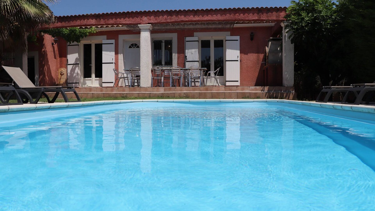 Ribaute-les-Tavernes Villa | Spacious, modern villa + heated, not overlooked swimming pool