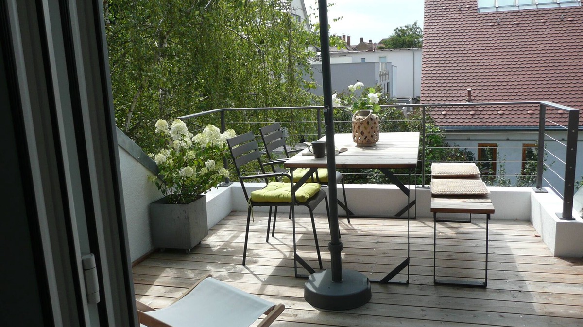 Regensburg Apartment | Spacious maisonette apartment with roof terrace in an ideal location