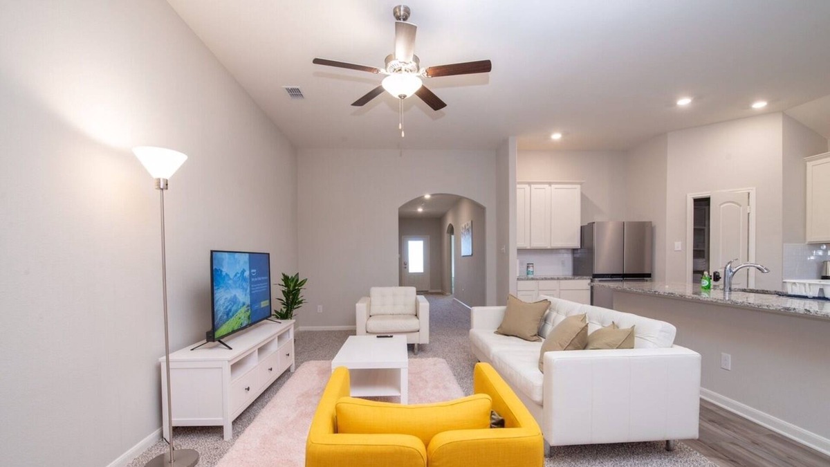 Anna House | Spacious, modern, 2 KING beds FREE wifi & parking