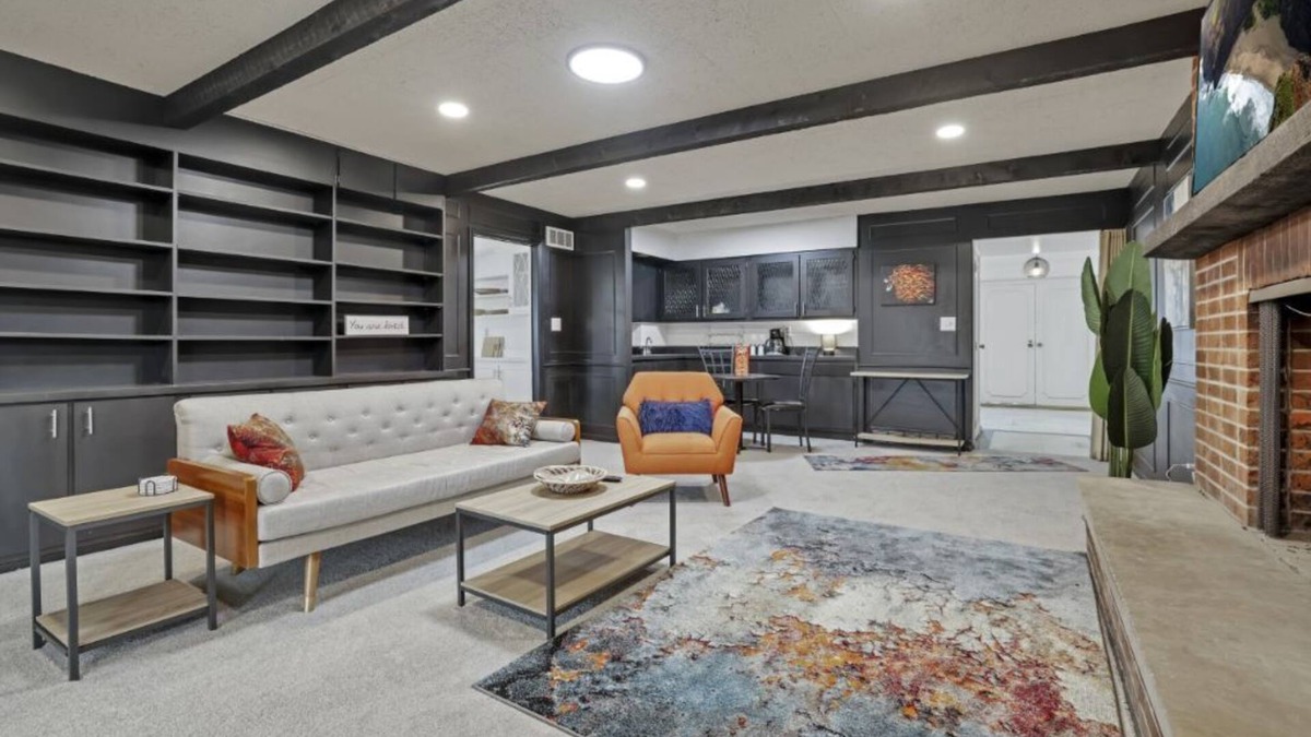 Columbus House | Spacious, Modern, Healing Home in Columbus