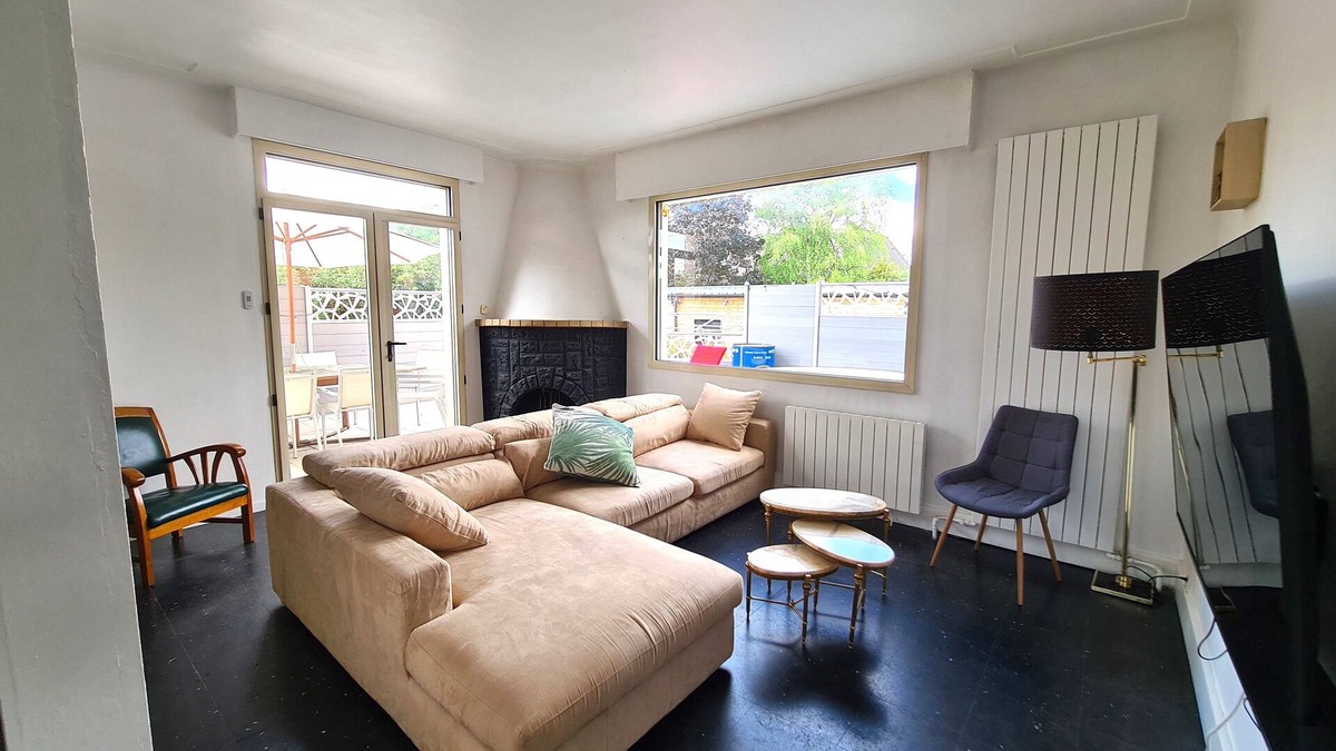 Gagny Villa | Spacious modern home convenient location close to Paris and Disneyland