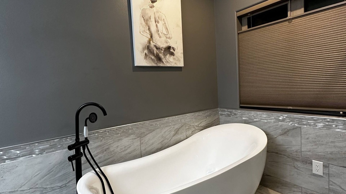 Billings House | Spacious Modern Home with a Perfectly Convenient Location!