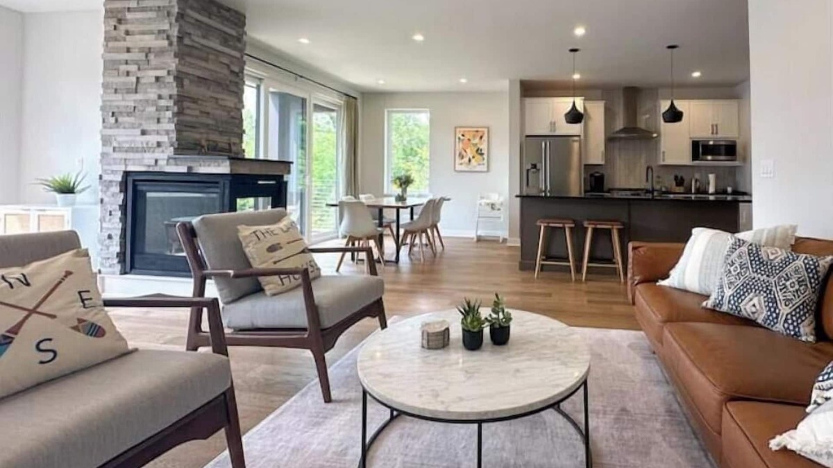 Lake George House | Spacious Modern NEW 3BR ~2400 sq ft + View