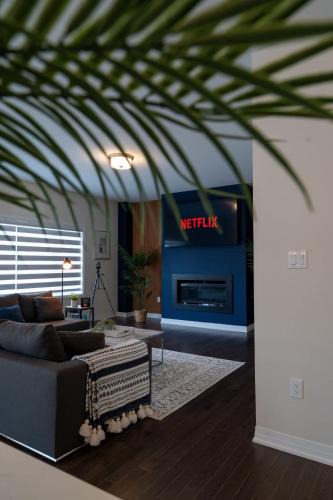 Severn House | Spacious Modern Orillia Family Retreat