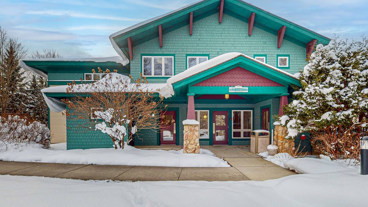 Jeffersonville Condo | Spacious Mountain Retreat at Smugglers’ Notch Resort w/Great Views, Pool Access