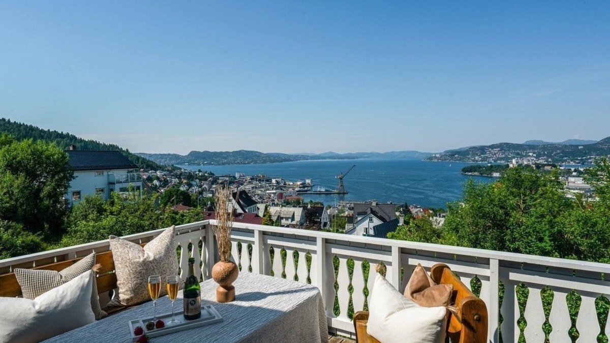 Laksevag Villa | Spacious near-city villa with amazing views, 5BR, Free Parking