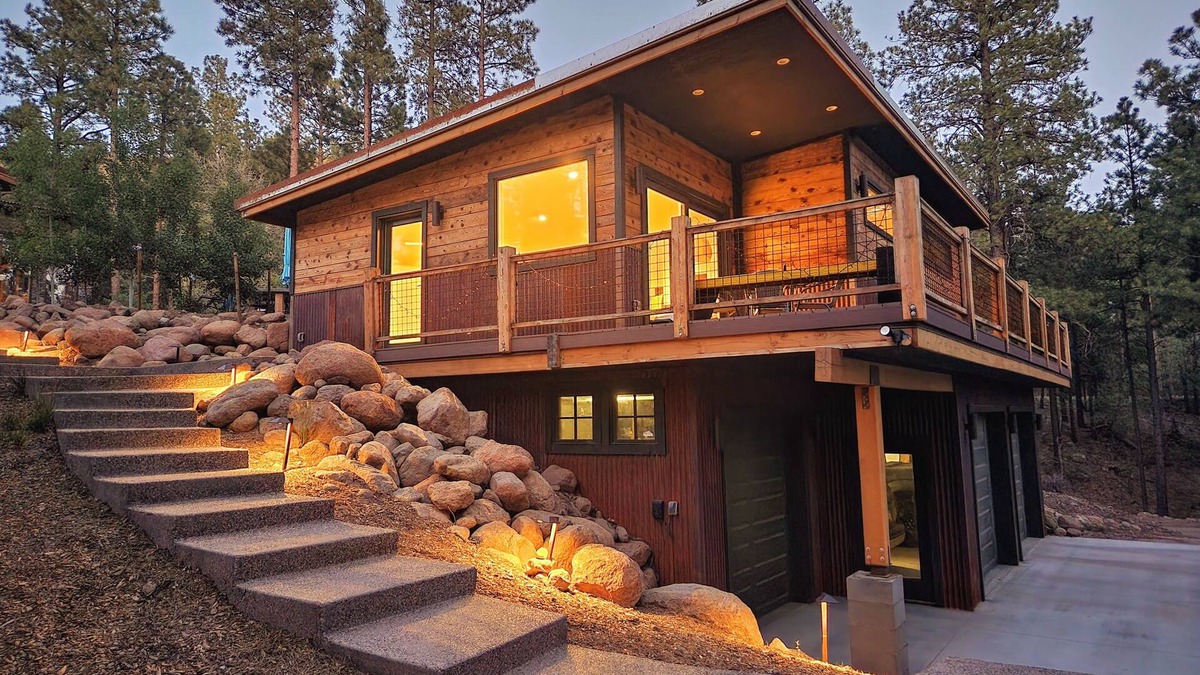 Flagstaff House | Spacious new guest house in the pines (sunshine and trails)