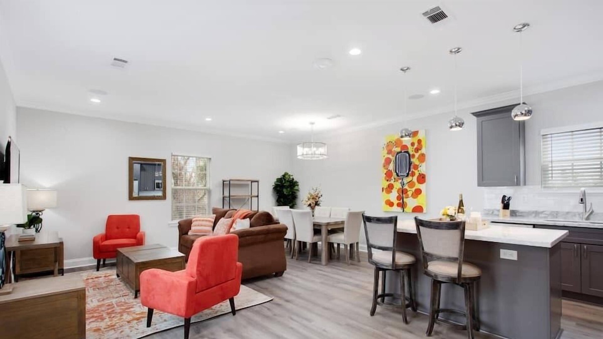 South 7th Ward House | Spacious NEW HOME- Perfect for short term travel